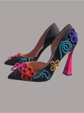 Betsy Johnson 7.5 Embroidered Floral Black Pumps High Heels Accented Shoes 80's
